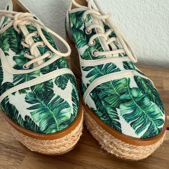 SCHUTZ- Tropical Leaf Print Espadrille Sneakers 6B - Picture 4 of 9